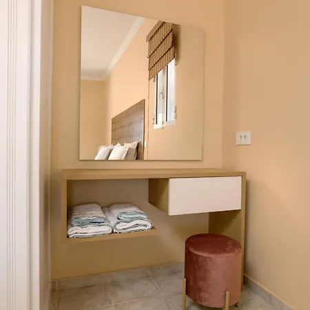 Ammos Comfort Apartments, 400m From Beach, By Zantewize