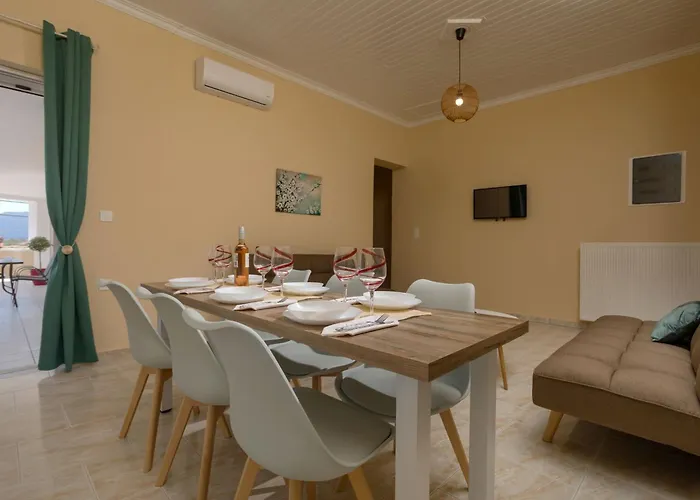 Ammos Comfort Apartments, 400m From Beach, By Zantewize *