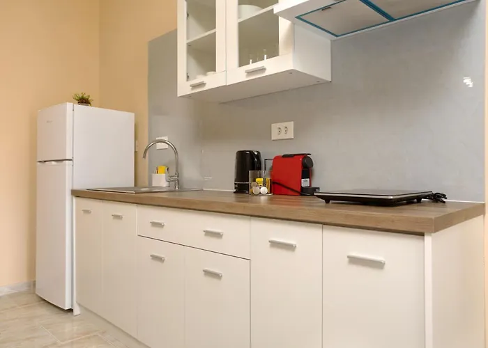 Ammos Comfort Apartments, 400m From Beach, By Zantewize * Каламакион
