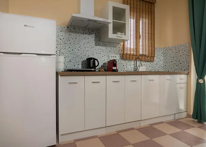 Ammos Comfort Apartments, 400m From Beach, By Zantewize *